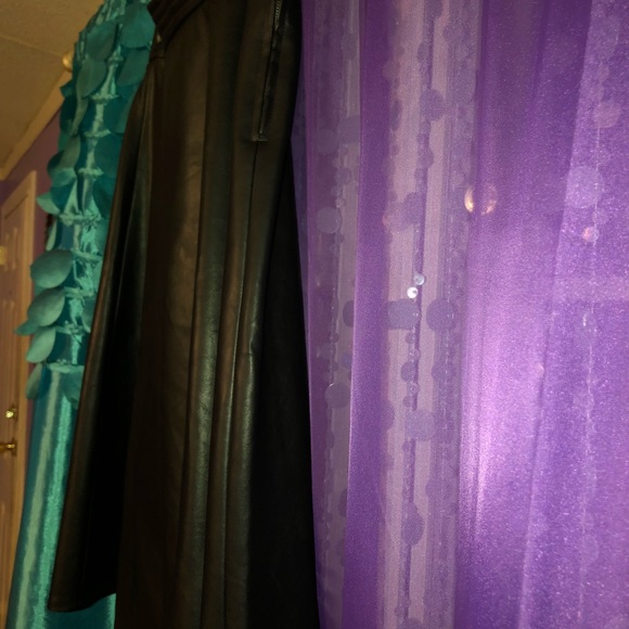 BLACK SKIRT - Picture 5 of 8